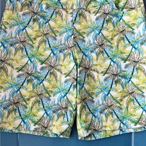 Bella Rose Closet Tropical Print Women's Shorts